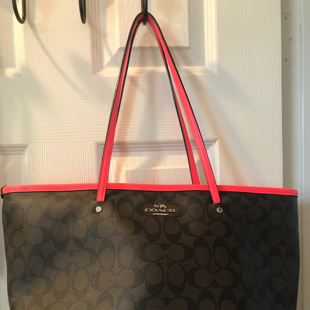 Limited Edition Neon Coach Bag (M/L)